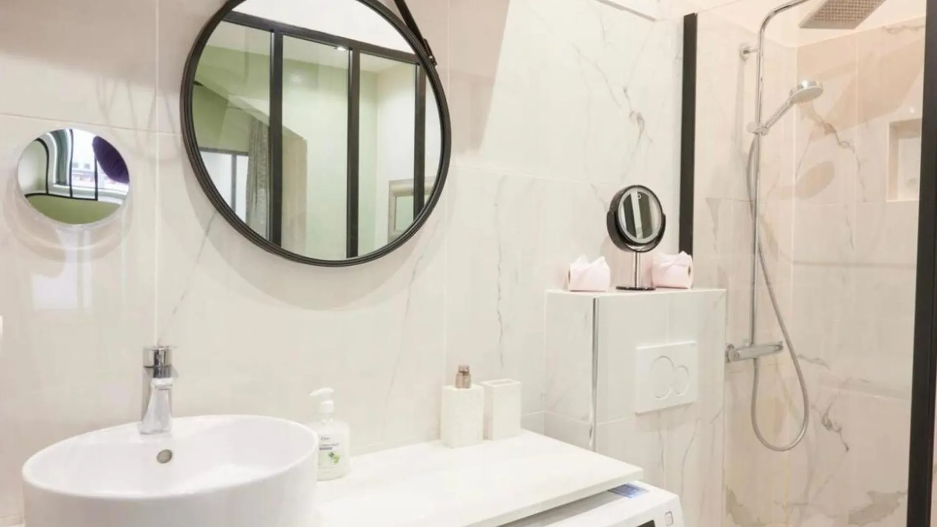 T2 With Wifi Near Montmartre * Paris